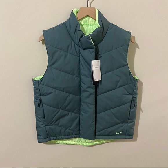 Nike Women's Therma Fit Repel Reversible Vest - Picture 3 of 15